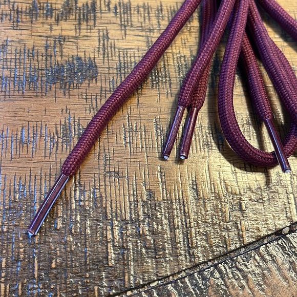 New Maroon Red Allbirds Shoelaces from the Austin store - Picture 2 of 3